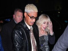 Cher, 79, adalah seorang gadis pirang yang mengejutkan saat dia dan kekasih mainan Alexander ‘AE’ Edwards, 39, menghadiri pesta setelah SNL setelah rumor pernikahan yang liar