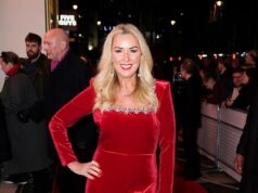 Claire Sweeney dan Shona McGarty bintang utama menunjukkan dukungan mereka untuk malam pers Sleeping Beauty di London Palladium setelah terungkap bahwa penonton telah keluar dari panto ‘smutfest’
