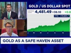 Emas dan perak mencapai nilai tertinggi baru untuk hari kedua berturut-turut – dan bisa terus meningkat