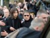 ‘Dia akan hidup selamanya’: Bobby Gillespie dari Primal Scream memberikan penghormatan yang kuat kepada Mani di pemakaman Manchester