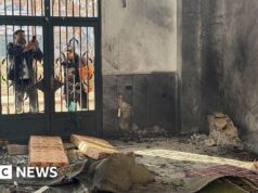 Ledakan di masjid Suriah saat salat Jumat menyebabkan sedikitnya delapan orang tewas