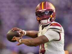 Veteran QB Josh Johnson menjadi starter untuk Commanders vs