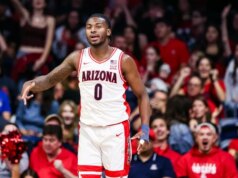 Nomor 1 Arizona menghadapi South Dakota State, berusaha untuk tetap tak terkalahkan