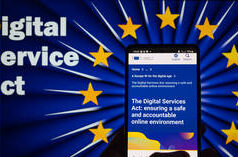 Guru di Inggris ‘disamakan dengan teroris’ karena menunjukkan video Trump kepada siswanya – Telegrap