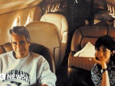 Para pejabat menemukan satu juta lebih dokumen yang berpotensi terkait dengan kasus Epstein