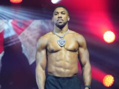Anthony Joshua terlibat dalam kecelakaan mobil di Nigeria