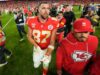 Kelce dari Chiefs ragu-ragu untuk pensiun setelah pertandingan kandang terakhirnya dipenuhi dengan ‘emosi’