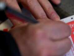 Ini adalah nomor pemenang jackpot Malam Natal Powerball senilai $1,8 miliar