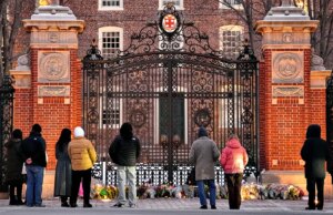 Kepala polisi Universitas Brown diberhentikan setelah penembakan mematikan saat admin Trump membuka penyelidikan