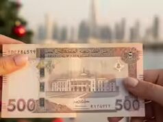 Tonton video viral: Wanita Italia mengejutkan agen pengiriman Dubai dengan tip Natal sebesar 500 AED