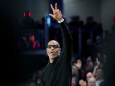 Mantan pemain NBA Kenyon Martin membalas setelah JJ Redick menggagalkan upaya Natal Lakers