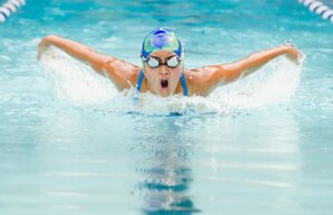 Perenang Washington yang mengambil alih pemerintahan negara bagian, mengatakan bahwa anak perempuan tidak boleh dipaksa untuk membuka pakaian di depan anak laki-laki