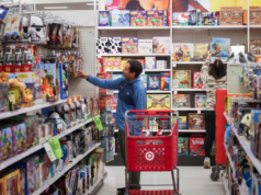 Jam berapa toko tutup pada malam Natal: Jam belanja Walmart, Target, dan lainnya