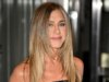 Jennifer Aniston menawarkan cuplikan langka perayaan liburan bersama pacarnya Jim Curtis