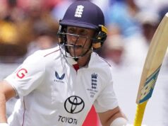 Abu LANGSUNG! Inggris mengejar 175 untuk memenangkan Tes MCG liar pada hari kedua