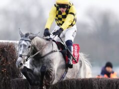 Sir Gino meraih mahkota Rintangan Natal