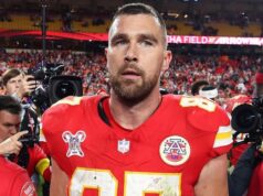 Kelce yang emosional mempertimbangkan untuk pensiun setelah remaining kandang Chiefs