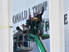 Konser jazz Malam Natal dibatalkan di Kennedy Heart setelah nama Trump ditambahkan ke gedung