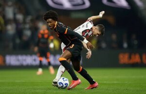 Corinthians estreia terceiro package elétrico Nike Whole 90 contra o Flamengo