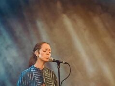 Como o amor de Jahnavi Harrison pela música devocional indiana levou a uma indicação ao Grammy