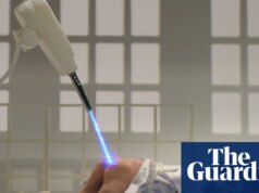 ‘Às vezes period um pouco assustador’: o filme hilariante e comovente sobre a morte desenfreada de um homem