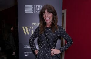 Os recém-casados Davina McCall e Michael Douglas aproveitam uma noite no Bestseller Awards após trocarem votos em uma cerimônia secreta de casamento