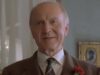 O ator de Bridget Jones, Donald Douglas, morre aos 92 anos após uma curta doença