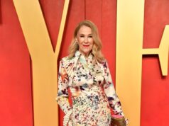 Como Catherine O’Hara foi abalada pela morte chocante do co-estrela de Dwelling Alone, John Sweet, em seu aniversário de 40 anos