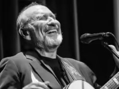 O cantor Colin Hay critica o uso de ‘Down Below’ em comícios; apela à unidade e não à divisão