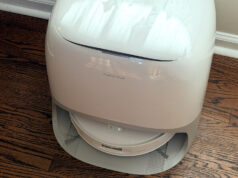 Finalmente, um aspirador robô autolimpante que pode lidar com meus pisos bagunçados como um campeão