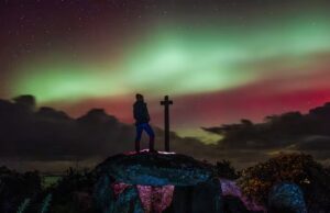 NAS FOTOS | Explosão photo voltaic traz exibição da aurora boreal