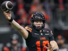 Leões assinam QB Nathan Rourke para extensão de contrato de dois anos