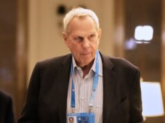 Coproprietário do Giants, Tisch, diz que nunca foi à ilha de Epstein, lamenta associação