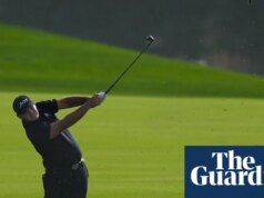 Patrick Reed não se incomoda com multas ao chegar à frente no Dubai Desert Basic