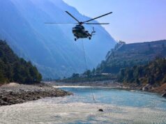 Assista: IAF lança 12.000 litros de água nos incêndios florestais de Arunachal
