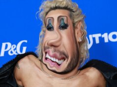 Superstar Scramble – Adivinhe o garanhão sem camisa!