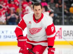 Purple Wings D Ben Chiarot assina extensão de 3 anos e US$ 11,55 milhões