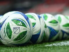 União adiciona F Stas Korzeniowski, D Kaiden Moore