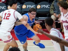 O recordista nº 21, Saint Louis, permanece de castigo para George Washington