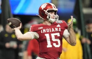 Jogo do título CFP: visualização, acessórios e previsão de Miami-Indiana