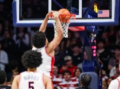 O número 1 do Arizona busca continuar o domínio contra a turbulenta Virgínia Ocidental