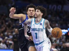Hornets pretendem mostrar comprometimento recente contra 76ers
