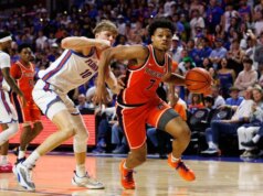 A sequência de 5 jogos consecutivos de vitórias do número 16 da Flórida foi destruída pelas mãos de Auburn