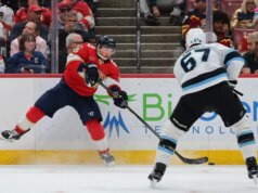 Vitek Vanecek ajuda Mammoth a vencer os Panteras