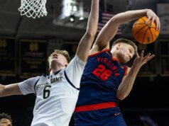 Nº 17 da Virgínia se recupera, dá tiros de embreagem para afundar Notre Dame em 2OT