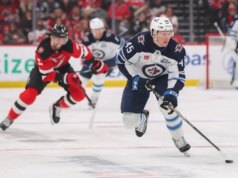 Grande segundo período leva os Jets à vitória sobre os Devils