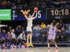 Treysen Eaglestaff, West Virginia evita o estado do Kansas