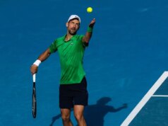 Novak Djokovic para Jannik Sinner para disputar o 25º Slam