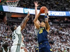 O terceiro colocado do Michigan supera o sétimo colocado do estado de Michigan e conquista a liderança do Huge Ten