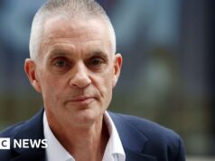 Diretor-geral da BBC partirá em abril após renúncia